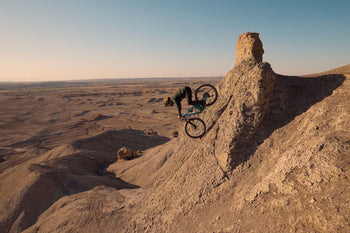 <h1>MADE FOR HOW YOU RIDE</h1> <i>Enhanced to perfectly compliment your riding, the Enduro Wide is grounded in serving the most dedicated riders.</i>