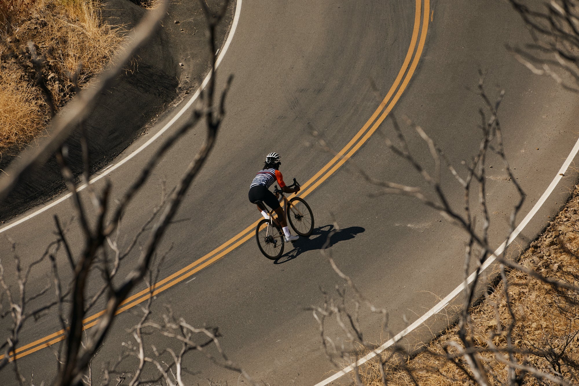 <h1>UD CARBON SPOKES</h1><i>TaperLock UD carbon spokes offer up to a 30% increase in lateral responsiveness against steel equivalents. Only 2.7g per spoke and yet can handle tightening forces of ~450kgf per spoke. Owing to the TaperLock technology, these spokes can be trued using a spoke key from inside the rim bed.</i>