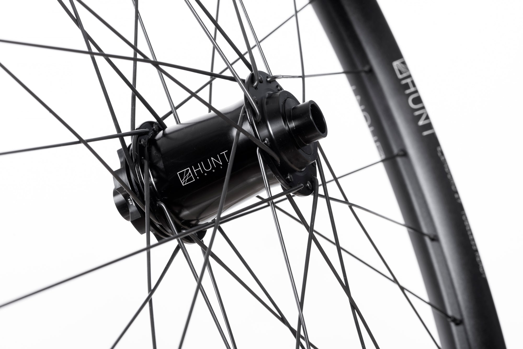 <h1>Front Hub</h1><i>We have gone all out on the front hub and beefed it up over standard Enduro wheelsets. These hubs have been selected based on their ability to perform on the most aggressive trails with oversized 17mm 7075-T6 axles for increased stiffness and Heatsinks built into the 6-bolt rotor mount helps to dissipate heat away from the hub and brake system.</i>
