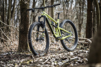 <h1>Made for where you ride</h1><i>From the rock and root strewn decent, to the white-knuckle inducing jump trails; we wanted to create a series of wheelsets tailored for your Enduro riding.</i>