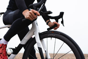 <h1>Tires</h1><i>At HUNT we enjoy the puncture resistance and grip benefits of tubeless on our every-day rides so we wanted to allow you the same option, but of course these tubeless-ready wheels are also designed to work perfectly inner tubes, just use tubes in tubeless ready tires.</i>