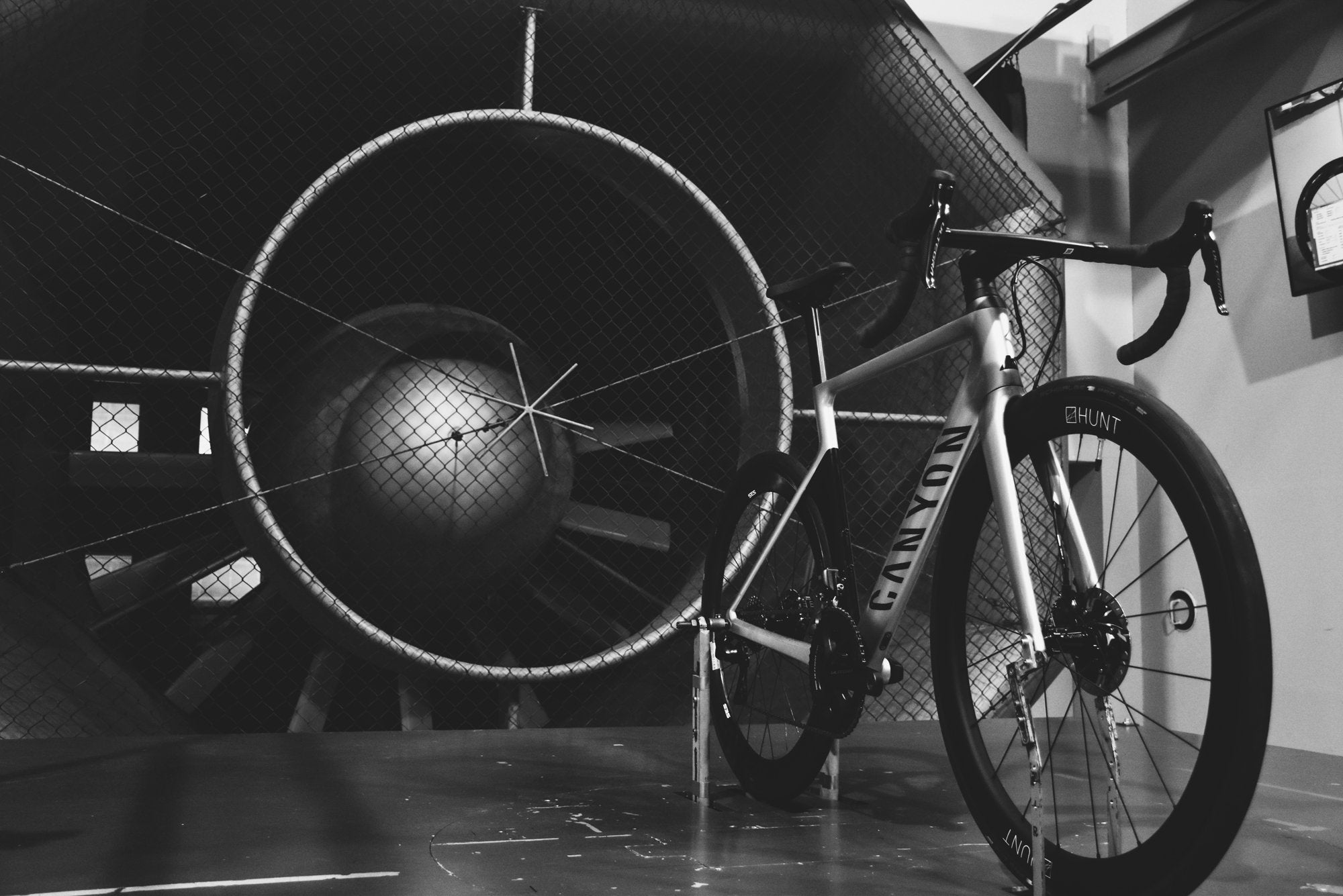 <h1>Wind Tunnel Tested</h1><i>Developed by Luisa Grappone, with years in the wind tunnel spent testing every last detail. We've left no stone unturned in designing this wheelset from the ground up to be very fastest in the world within its class.</i>