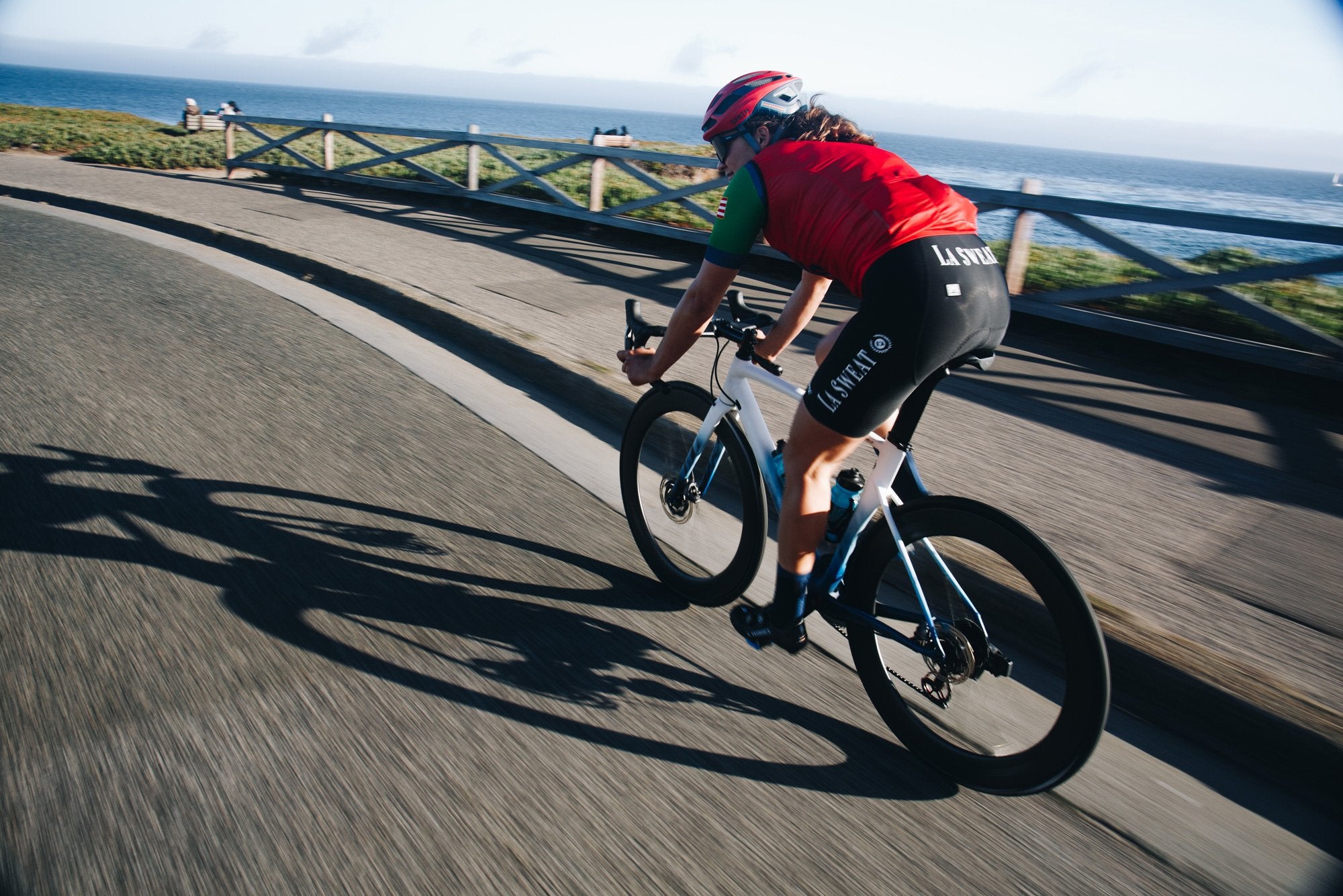<h1>Tires</h1><i>At Hunt we enjoy the puncture resistance and grip benefits of tubeless on our every-day rides so we wanted to allow you the same option, but of course these tubeless-ready wheels are also designed to work perfectly inner tubes, just use tubes in tubeless ready tires.</i>