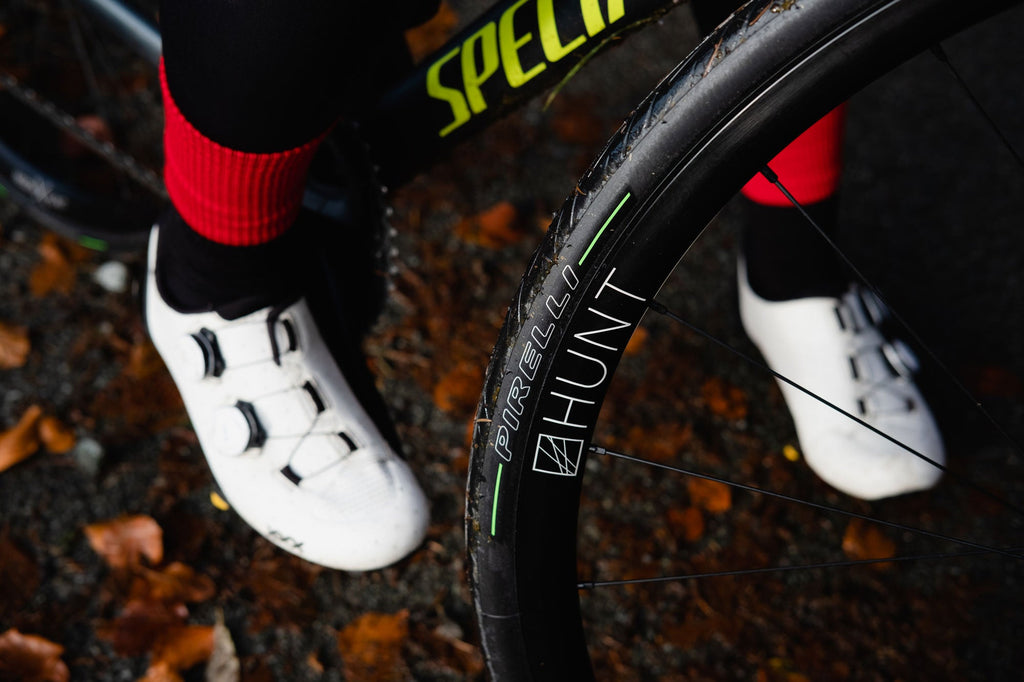 <h1>Tires</h1><i>At HUNT, we enjoy the puncture resistance and grip benefits of tubeless on our every-day rides so we wanted to allow our customers the same option. Of course, all of our tubeless-ready wheels are designed to work perfectly with clincher tires and inner tubes too.</i>