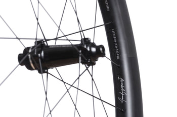 <h1>PILLAR WING SPOKES </h1><i>After considerable testing across multiple spoke types (including analysis against competitor spokes), we found that the aerofoil profile of Pillar's Wing 20 spokes offer even further aerodynamic advantages over flat/bladed options.</i>