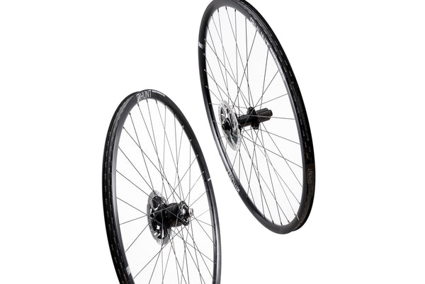 RE:NEW HUNT SuperDura Dynamo Disc Wheelset