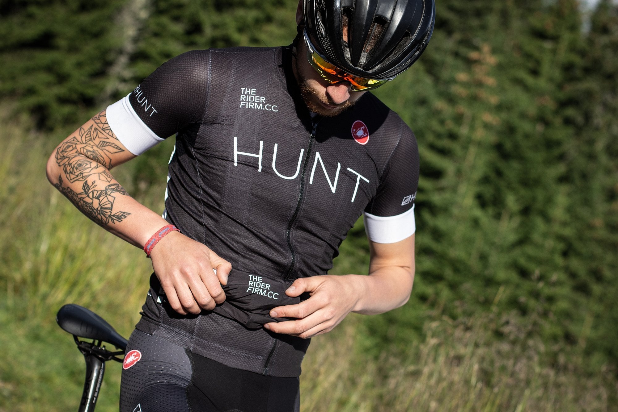 bike helmet and vest HUNT Castelli Pro Light WIND VEST – Hunt Bike Wheels US
