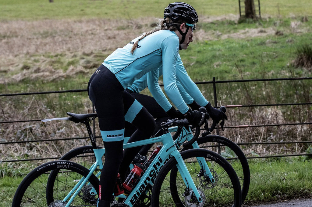 <h1>Bianchi Dama</h1><i>Bianchi Dama returning for a 2nd year as a Hunt supported team. Favouring the 50 Carbon Aero Disc to bring them to the podium.</i>